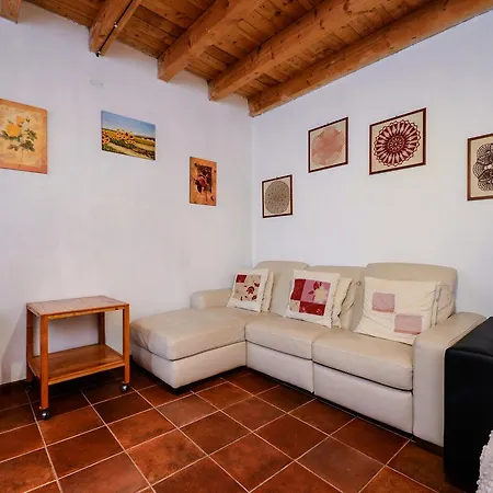 Farmhouse Monteacuto
