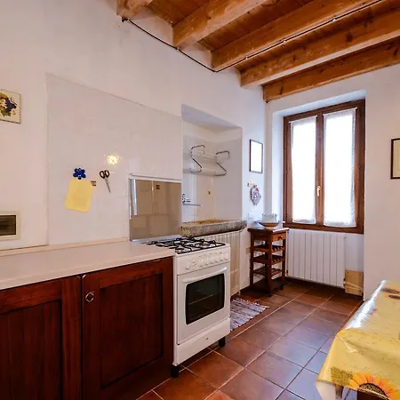 Farmhouse Monteacuto